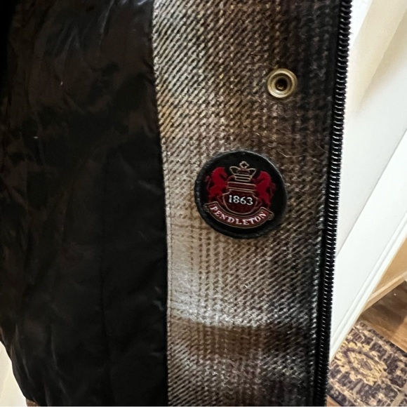 Pendleton | Stanford Cascade Hooded Walker Coat, Medium - Picture 5 of 8